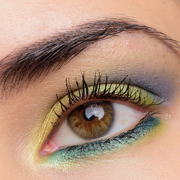 MAC Sun's Out, Buns Out Eyeshadow - Picture 6 of 9